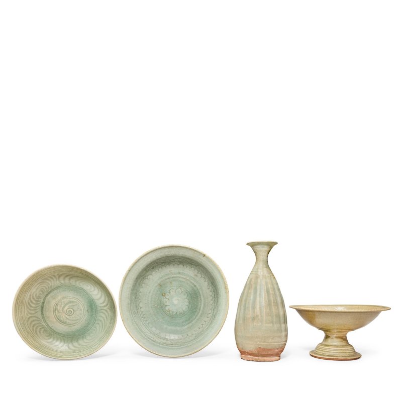 十四/十五世紀 宋加洛青釉陶瓷一組 | A GROUP OF SAWANKHALOK CELADON WARES