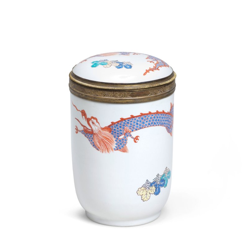 A Chantilly gilt-metal mounted tobacco jar and cover, circa 1735 - 图3