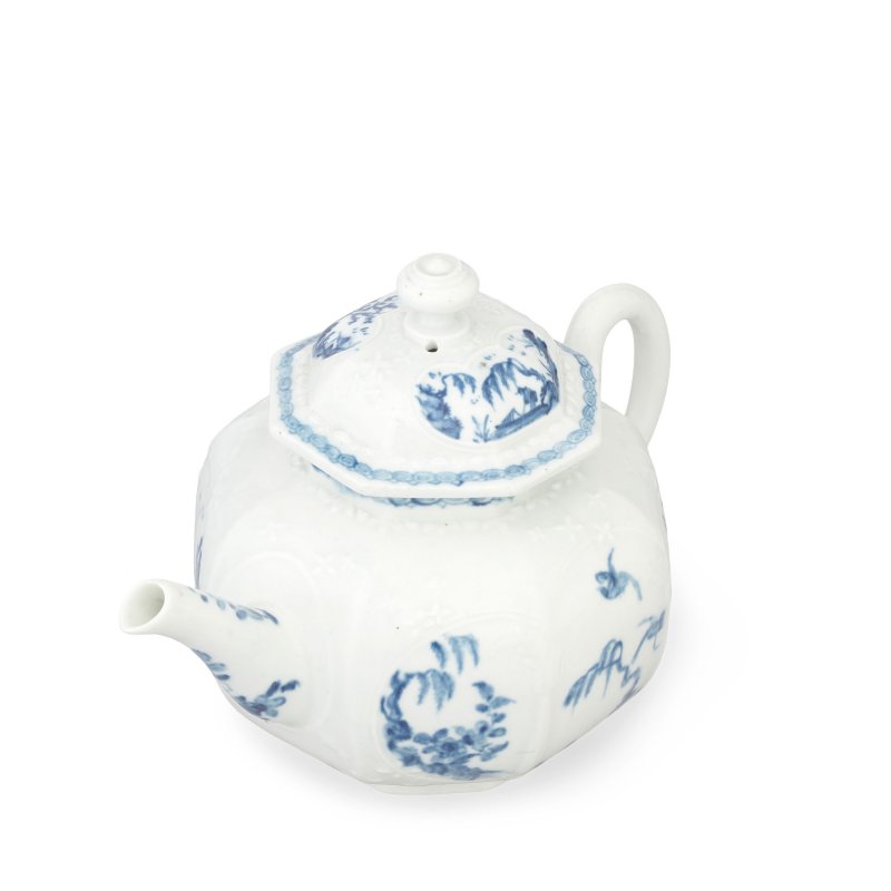 A Worcester teapot and cover, circa 1754-55 - 图3