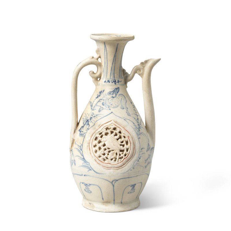 越南 十五/十六世紀 青花花卉紋執壺 | A HOI AN HOARD BLUE AND WHITE EWER - 图5