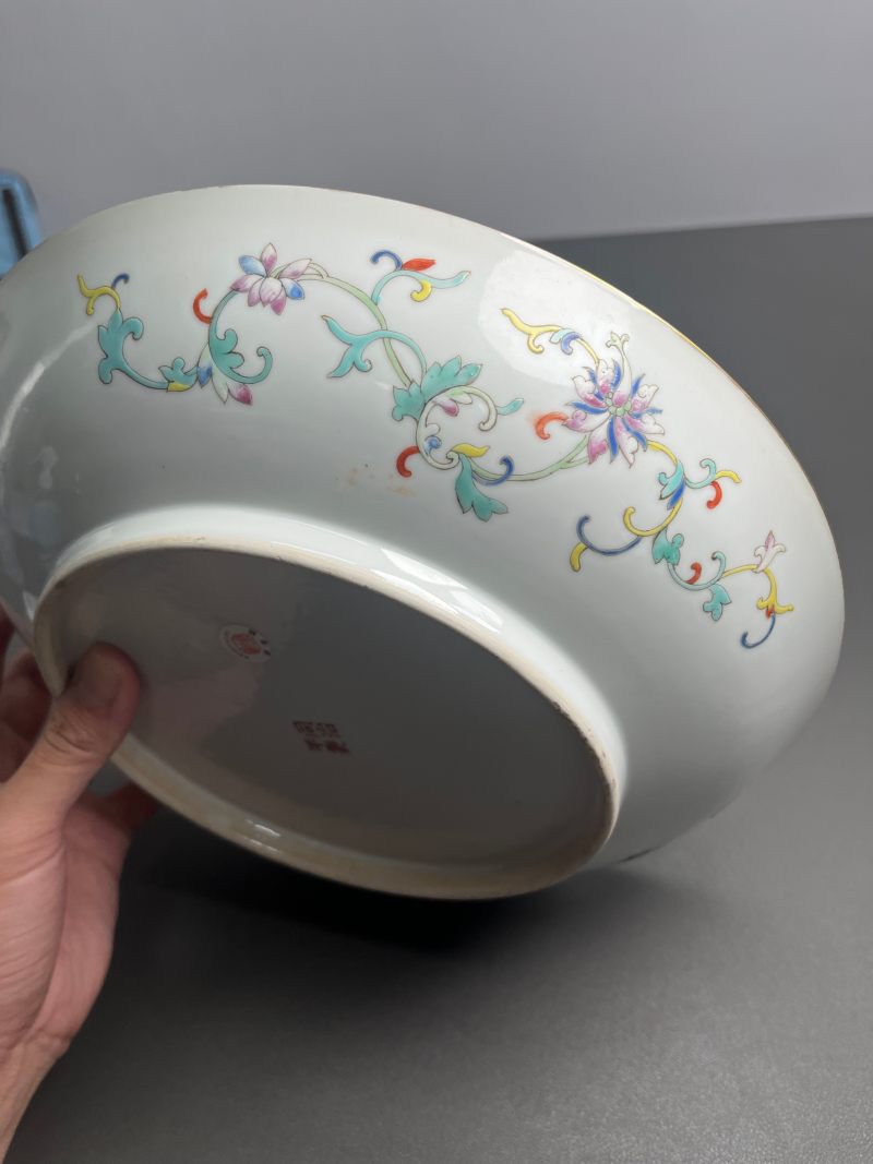 清同治  黄地粉彩百蝶图盘 - 图19