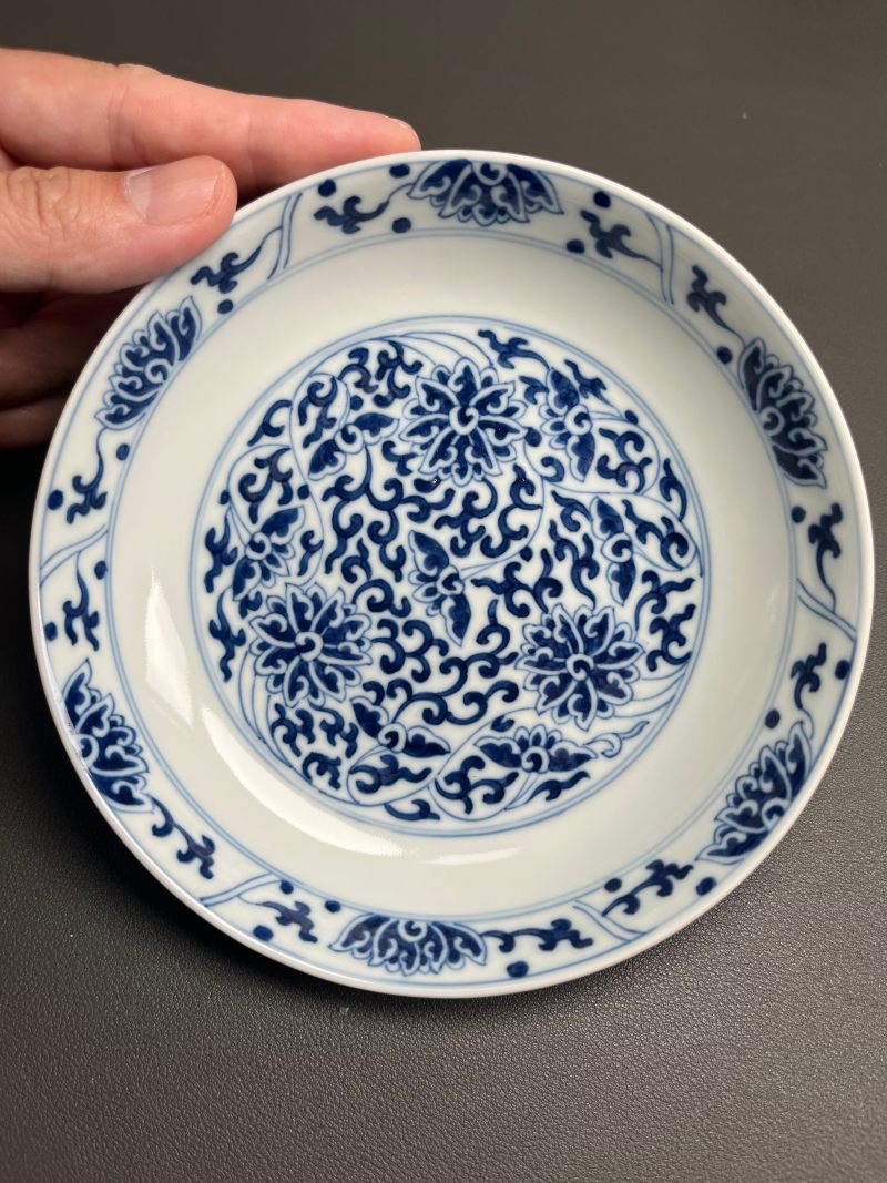 清同治  青花缠枝莲纹盘 - 图2