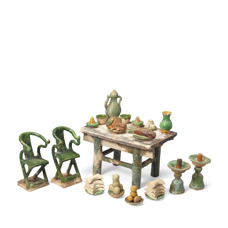 明 三彩供桌及供品 | A GROUP OF GLAZED POTTERY FUNERARY MODELS OF AN OFFERING TABLE AND ACCESSORIES - 图6