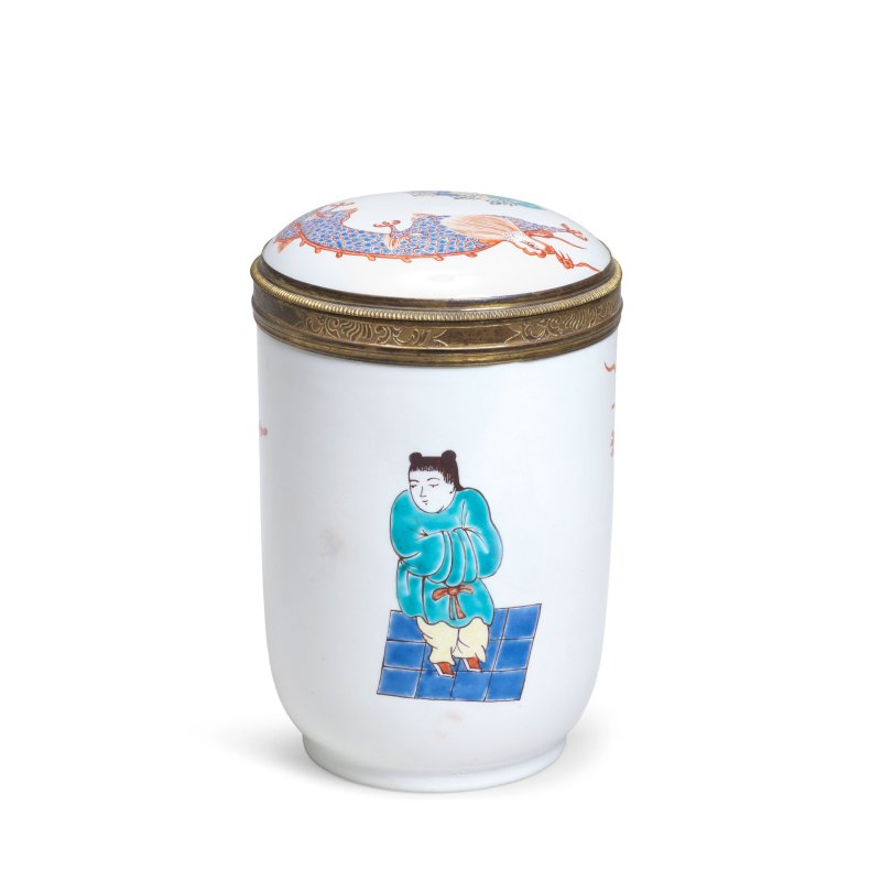A Chantilly gilt-metal mounted tobacco jar and cover, circa 1735 - 图4