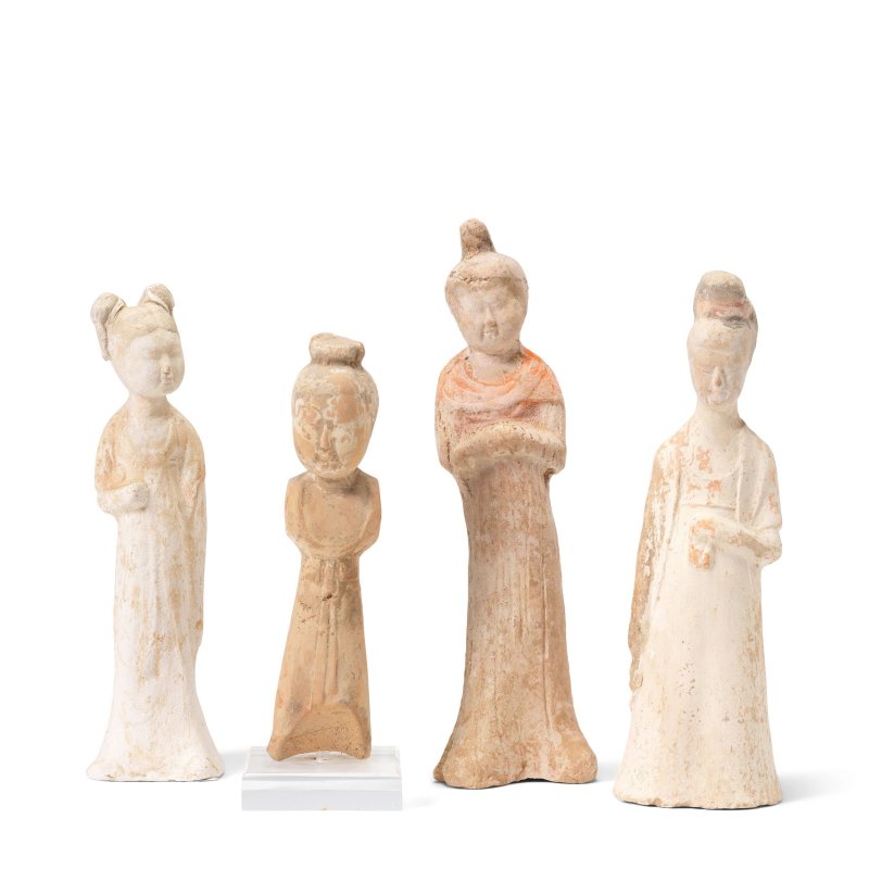 唐 仕女陶俑四件 | A GROUP OF FOUR POTTERY FIGURES OF LADIES - 图4