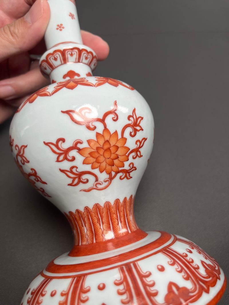 清乾隆  矾红彩缠枝莲纹甘露瓶 - 图16