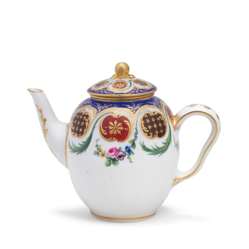 A Sèvres teapot and cover (théière Calabre), dated 1777