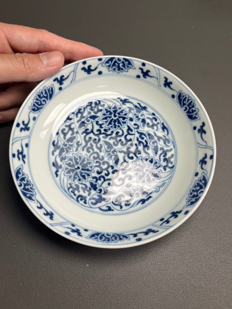 清同治  青花缠枝莲纹盘 - 图3