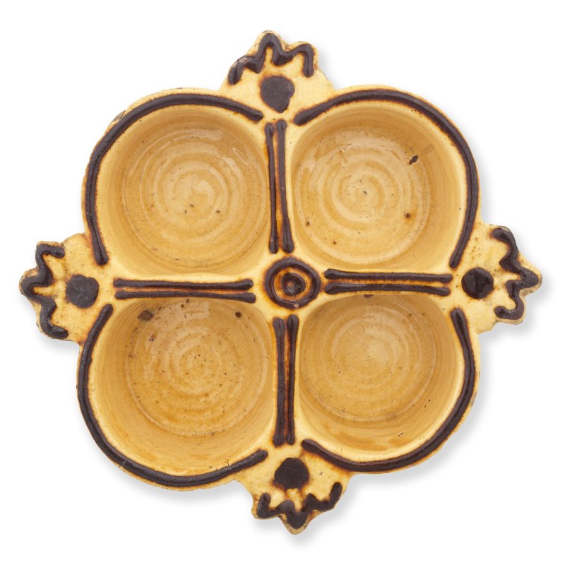 An English slipware sweetmeat or condiment dish, probably Staffordshire, late 17th or early 18th century - 图4
