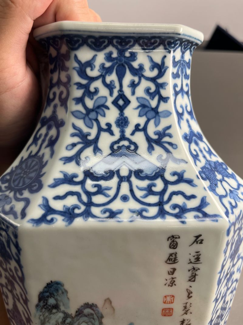 清乾隆  青花八吉祥开光洋彩“四时燕居”图诗文八方瓶 - 图21
