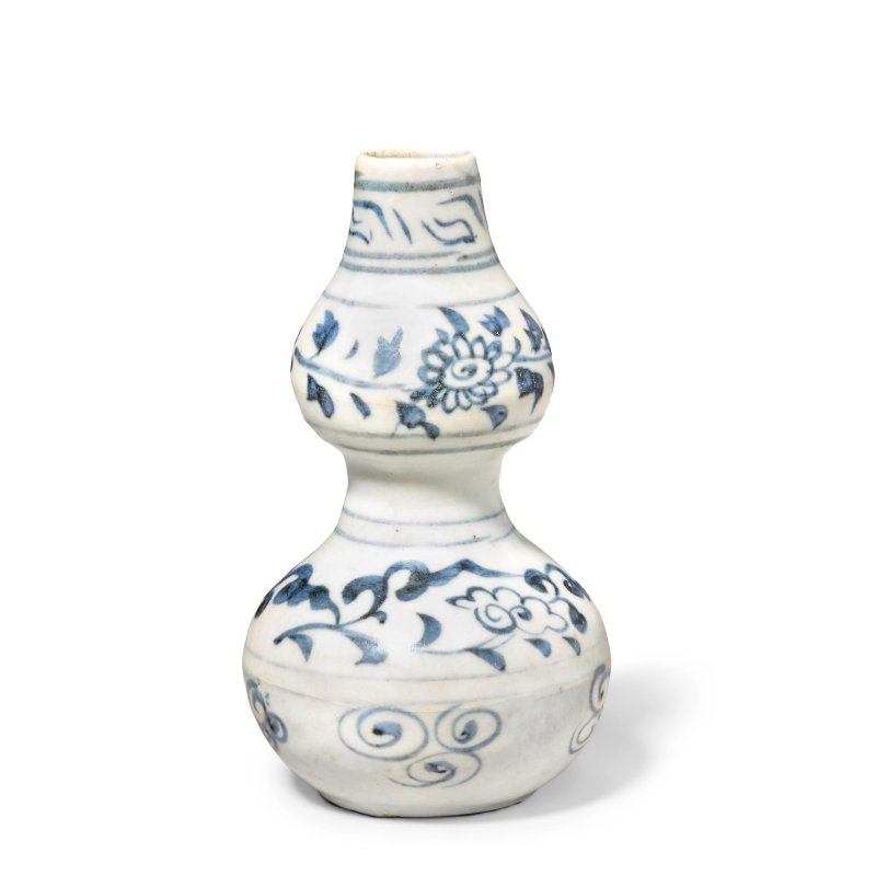 元 青花纏枝花卉紋葫蘆瓶 | A BLUE AND WHITE DOUBLE GOURD VASE - 图3