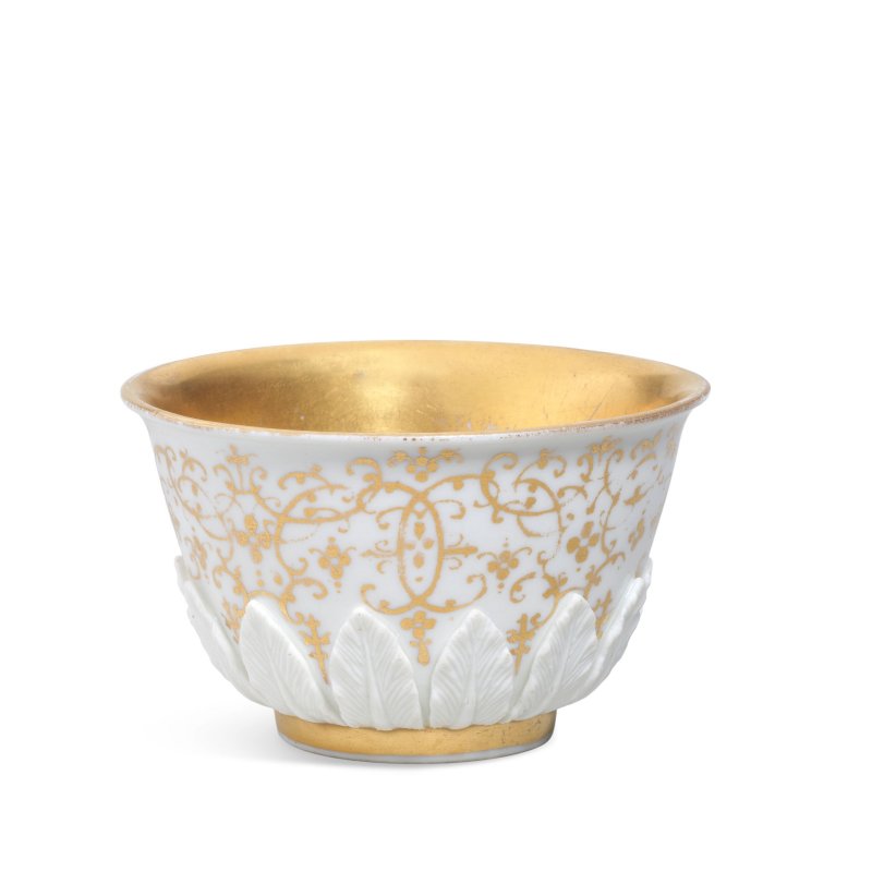 An early Meissen teabowl, circa 1715-20