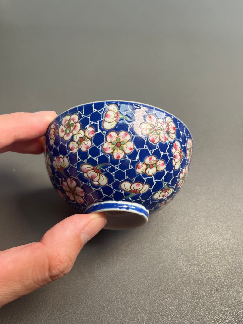 清道光  蓝料地珐琅彩冰梅纹茶圆（一对） - 图5