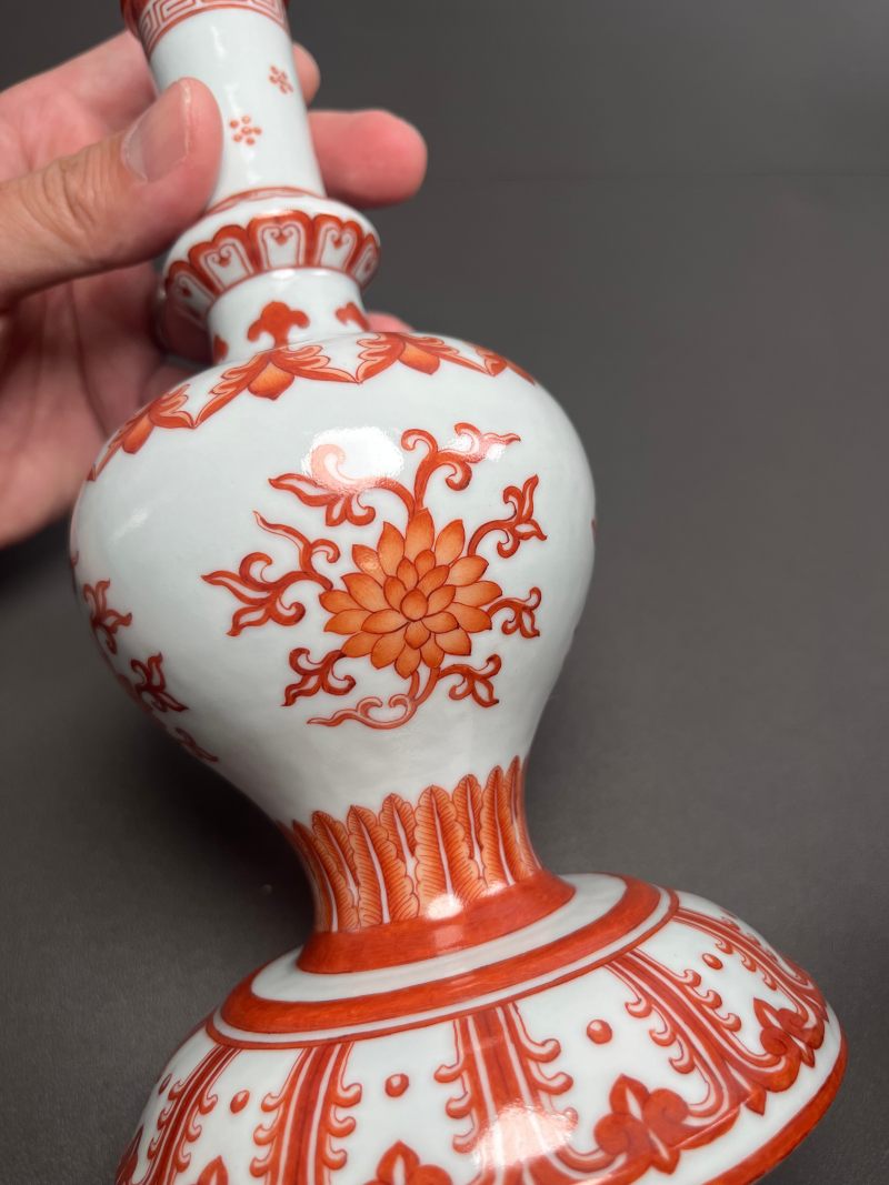 清乾隆  矾红彩缠枝莲纹甘露瓶 - 图18