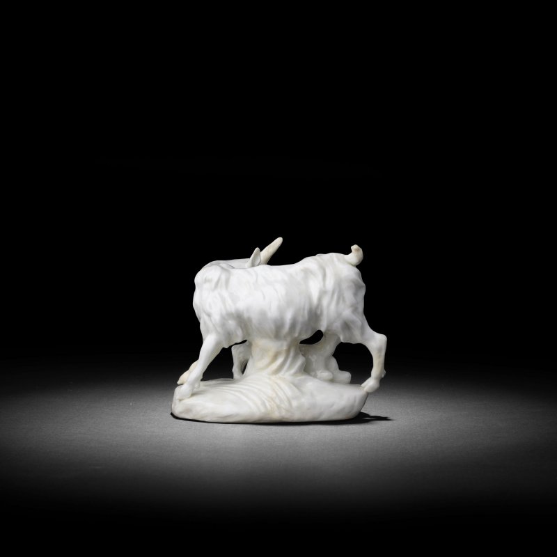 A Derby white 'Dry Edge' model of a nanny goat and kid, circa 1753 - 图4
