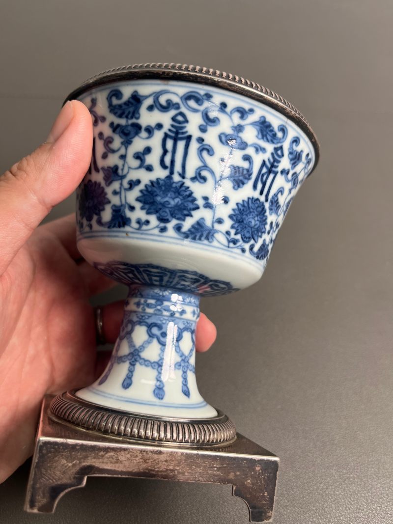 清道光  青花缠枝莲纹高足杯 - 图8
