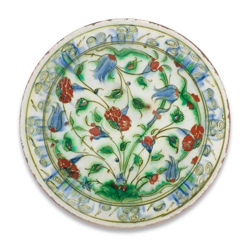 An Iznik pottery dish, Turkey, 17th Century