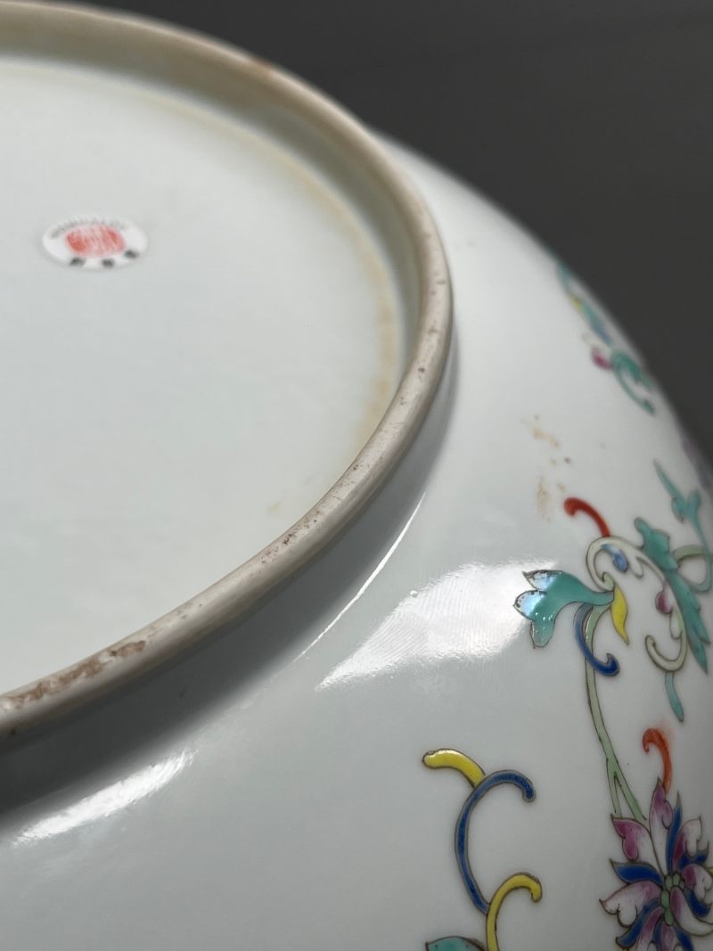 清同治  黄地粉彩百蝶图盘 - 图23