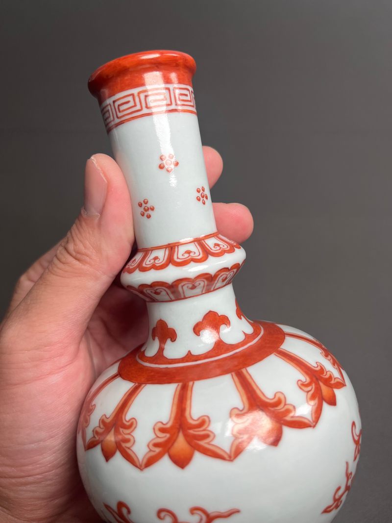 清乾隆  矾红彩缠枝莲纹甘露瓶 - 图19
