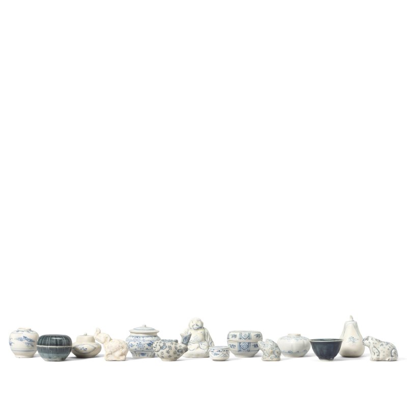 A SELECTION OF MINIATURE BLUE AND WHITE CERAMICS - 图4