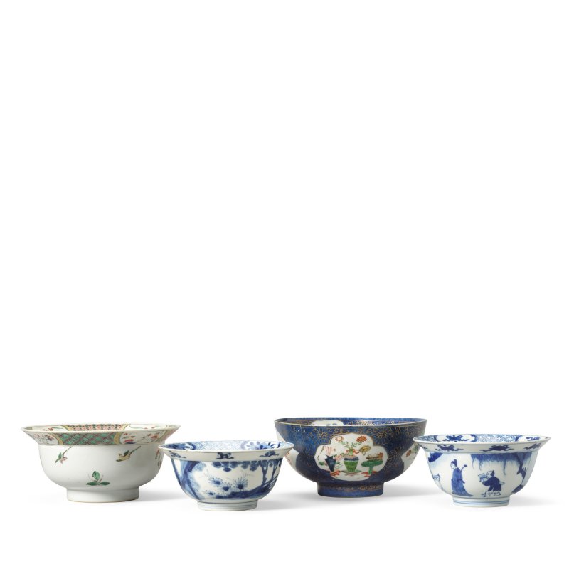 清康熙 青花盌兩件、五彩盌一件及灑藍釉五彩盌一件 | TWO BLUE AND WHITE BOWLS, A FAMILLE VERTE BOWL AND A FAMILLE VERTE AND POWDER BLUE BOWL - 图4