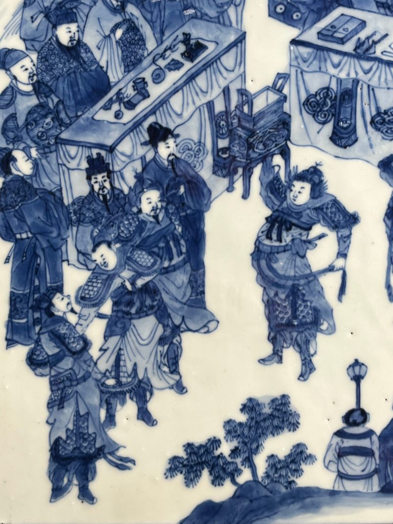 清康熙  青花“临潼斗宝”人物故事图插屏 - 图7