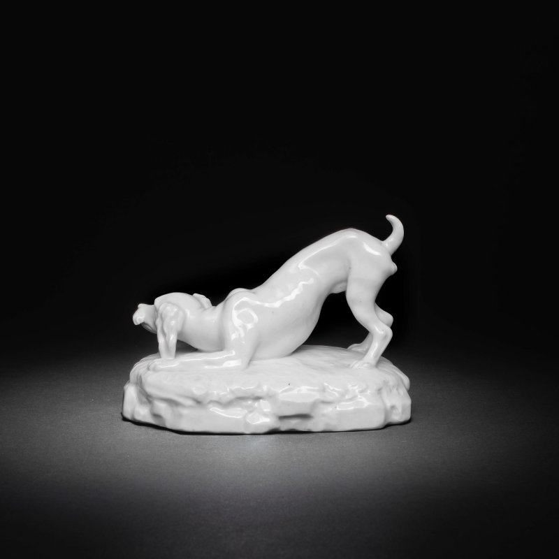 A Hoechst white model of a hound, circa 1765 - 图5
