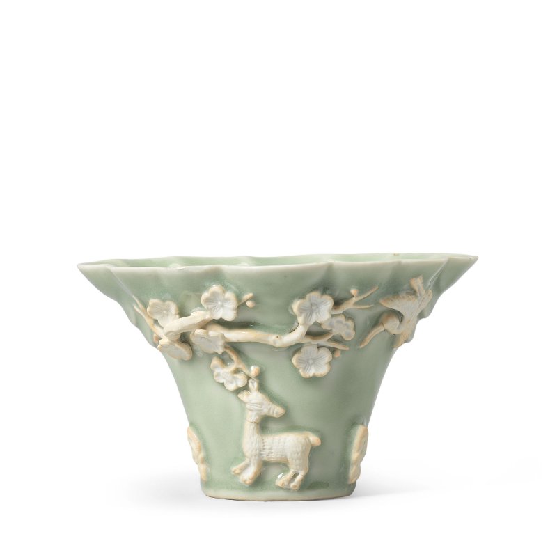 清康熙 青釉堆素盃 | A RARE CELADON-GLAZED LIBATION CUP