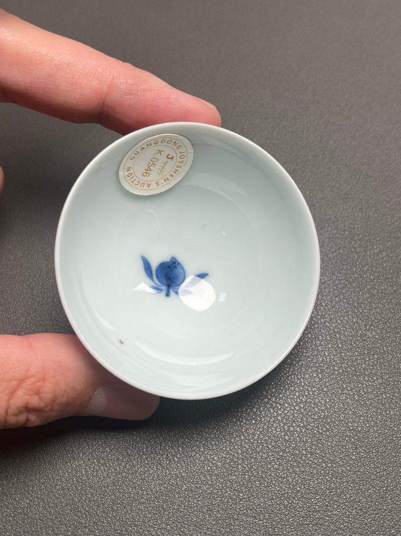 清雍正  青花内折枝桃实纹小杯（一对） - 图11