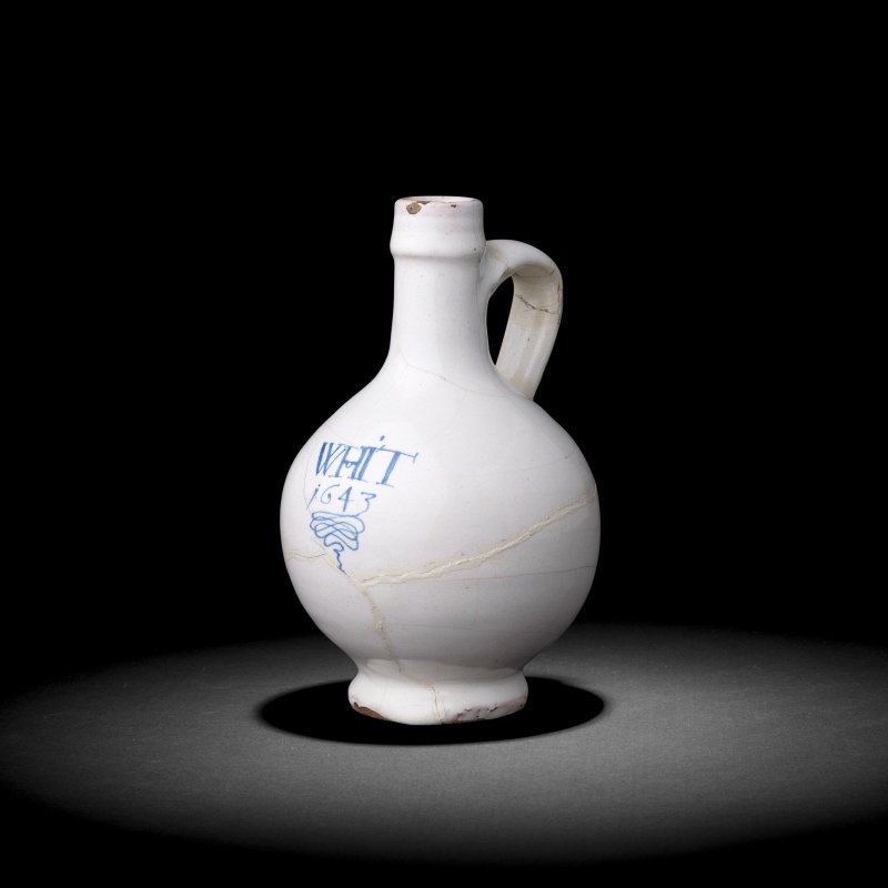 A London delftware wine bottle, dated 1643 - 图2