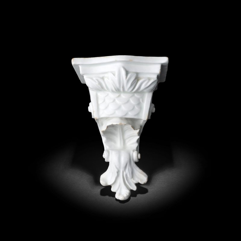 A rare Bow white wall bracket, circa 1755-58 - 图4