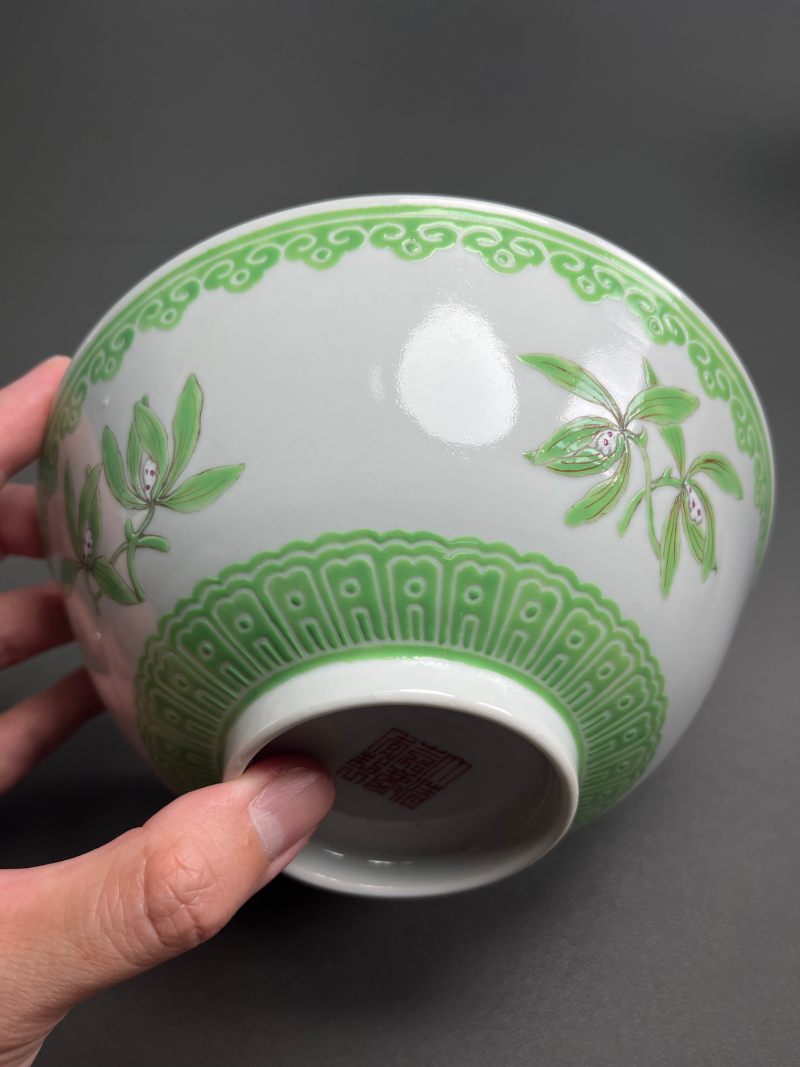 清嘉庆  淡绿料兰花纹碗（一对） - 图7
