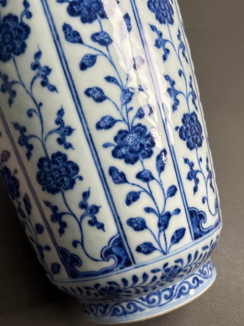 清乾隆  青花花卉纹棒槌瓶 - 图16