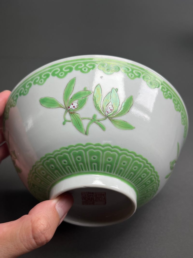 清嘉庆  淡绿料兰花纹碗（一对） - 图8