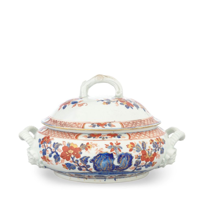 A Bow tureen and cover, circa 1748-50 - 图5