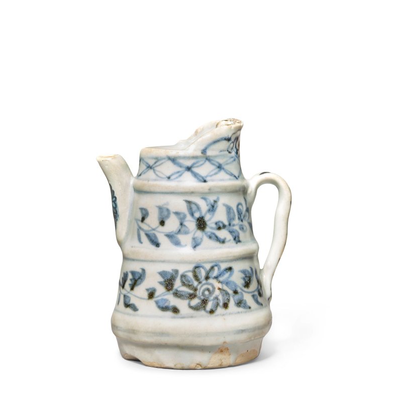 元 青花僧帽壺 | A BLUE AND WHITE 'MONKS CAP' EWER