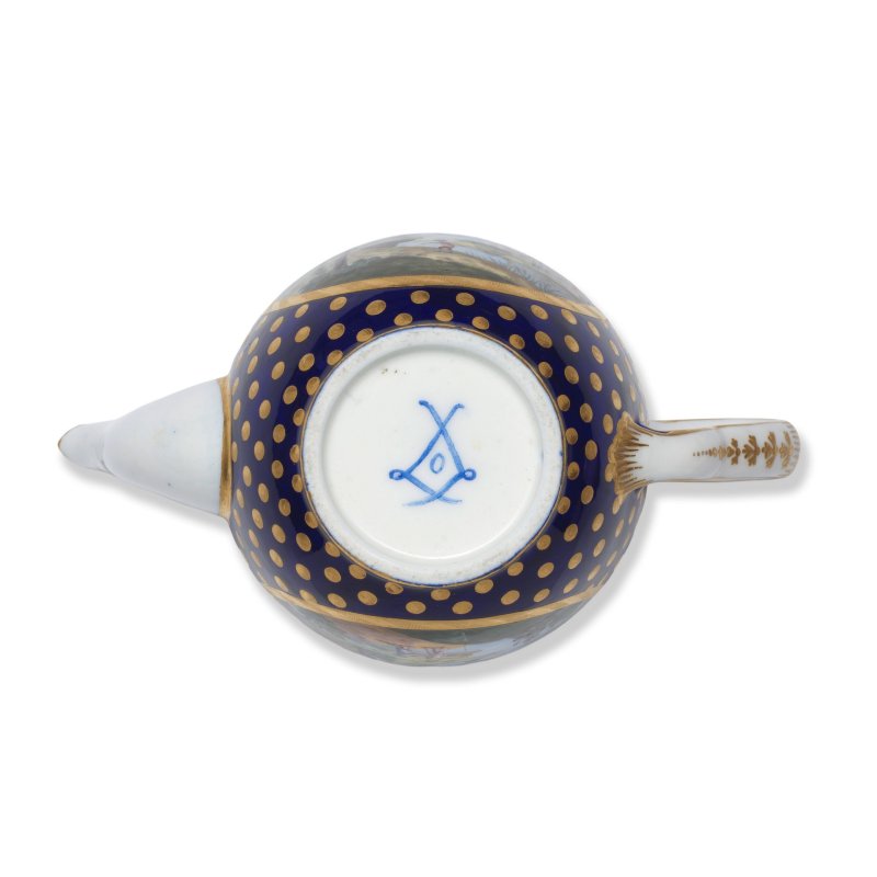 A Sèvres blue-ground teapot and cover (théière 'Calabre'), dated 1767 - 图5
