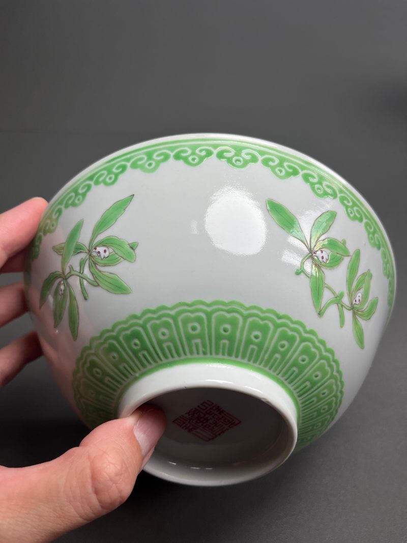 清嘉庆  淡绿料兰花纹碗（一对） - 图9