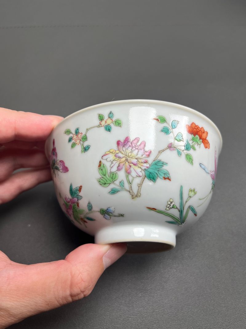 清道光  粉彩百蝶花卉纹碗 - 图8