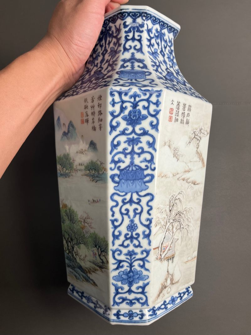 清乾隆  青花八吉祥开光洋彩“四时燕居”图诗文八方瓶 - 图6