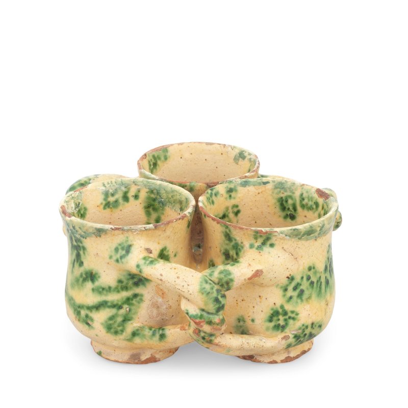 A Donyatt slipware fuddling cup or 'jolly boy', circa 1730-40 - 图4