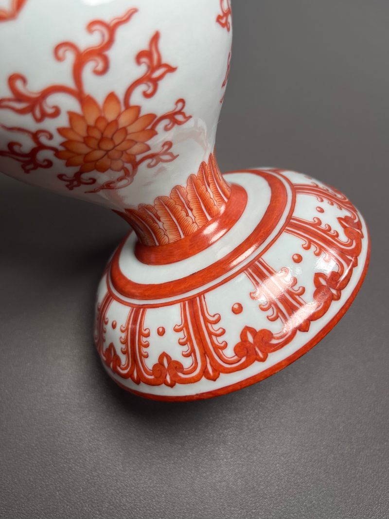 清乾隆  矾红彩缠枝莲纹甘露瓶 - 图24