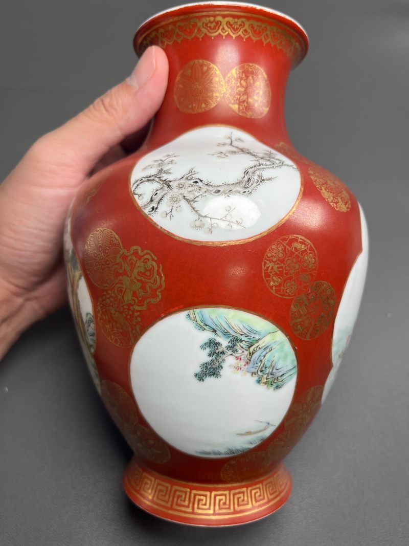 民国  珊瑚红地描金皮球花开光粉彩八仙图大口尊 - 图4