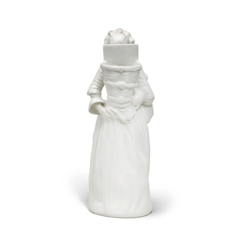 A Chantilly white figure of a lady with a basket and pug (Hotteuse), mid 18th century - 图3