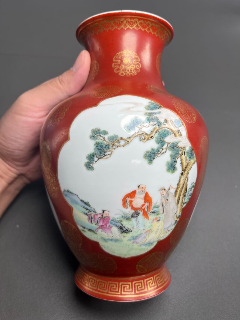 民国  珊瑚红地描金皮球花开光粉彩八仙图大口尊 - 图5