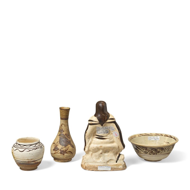 元/明 磁州窯真武大帝像及器皿三件 | A CIZHOU FIGURE OF ZHENWU AND THREE CIZHOU VESSELS - 图2