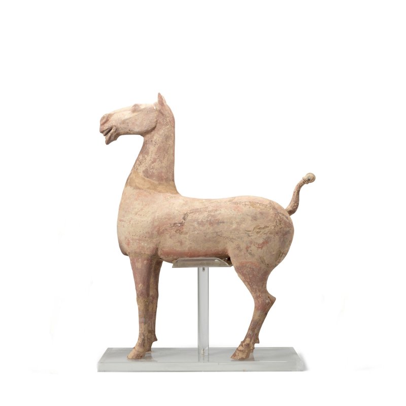 漢 彩繪陶馬俑 | A LARGE PAINTED POTTERY MODEL OF A HORSE