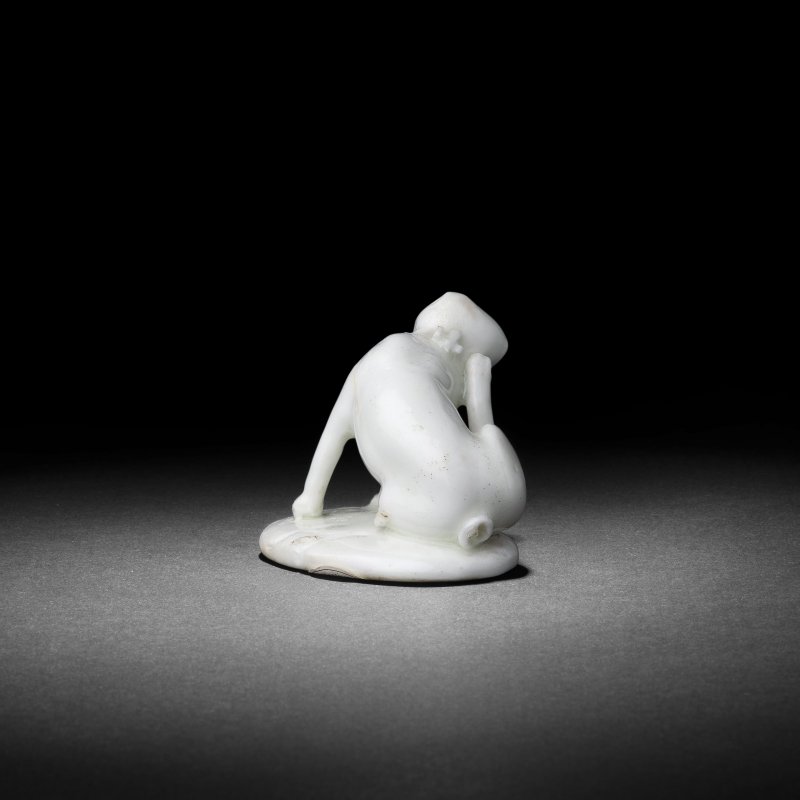 A very rare Longton Hall white 'Snowman' model of a pug dog, circa 1750-52 - 图2