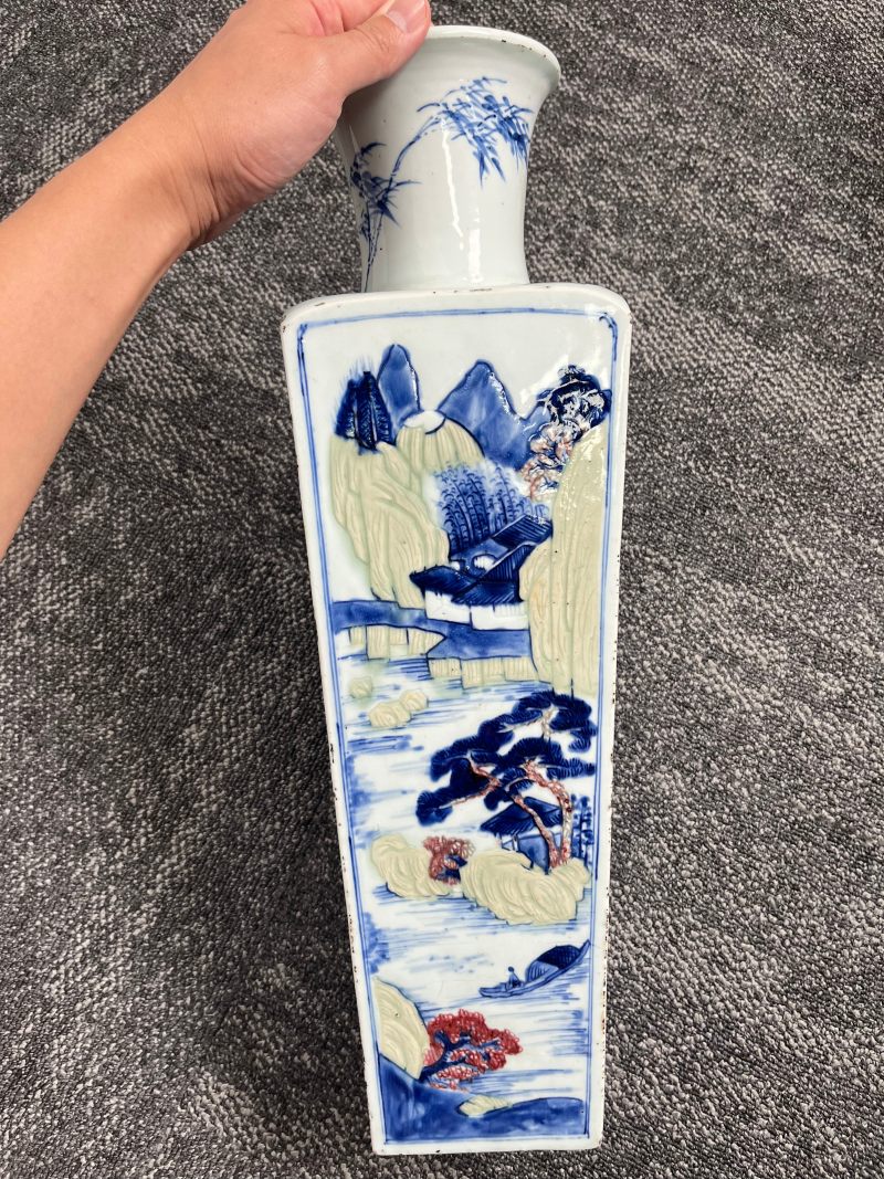 清康熙  釉下三彩山水人物亭台楼阁图四方瓶（税） - 图5
