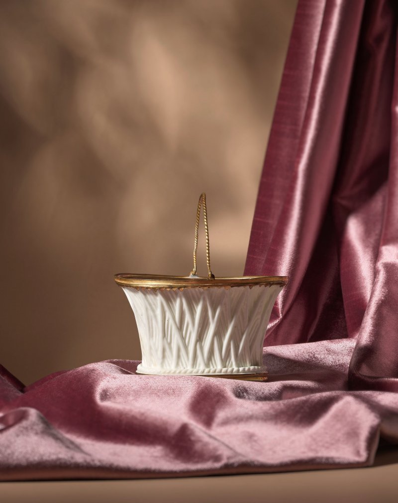 A Chelsea white basket, circa 1745-49 - 图2